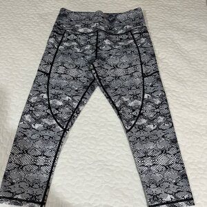 Zyia capri leggings 8-10